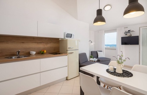 Vodice Apartment | Apartment in Vodice with Seaview, Terrace, Air condition, WIFI (94-8)
