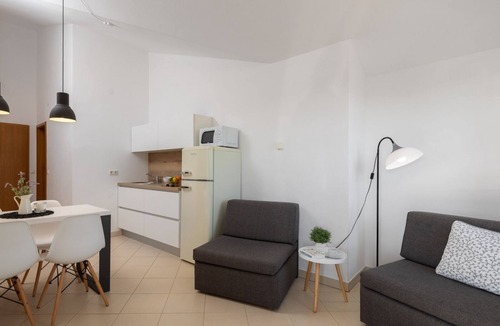 Vodice Apartment | Apartment in Vodice with Seaview, Terrace, Air condition, WIFI (94-8)