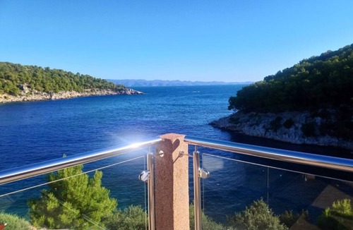 Cove Osibova (Milna) Apartment | Apartment Ivano - 20 m from Sea: A5(2) - Cove Osibova (Milna), Island Brac, Croatia