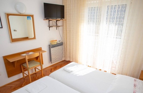 Zrce Apartment | Apartment Ivan - great location: R2(2) - Novalja, Island Pag, Croatia