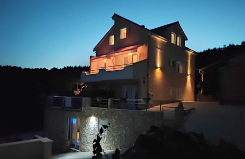 Cove Osibova (Milna) Apartment | Apartment Ivano - 20 m from Sea: A2(2+1) - Cove Osibova (Milna), Island Brac, Croatia