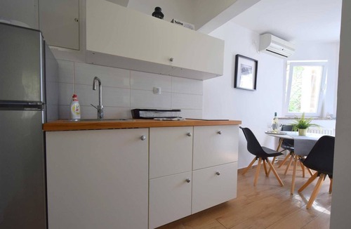 Cizici Apartment | Apartment Julia 2 with Seaview