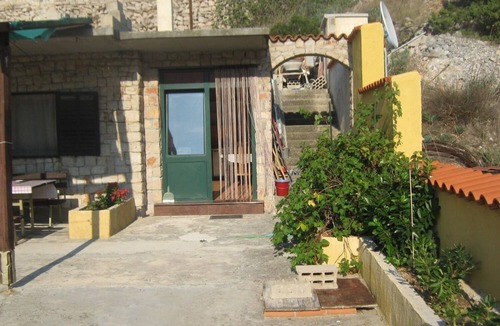 Zirje Apartment | Apartment Katija - close to the sea: - Cove Muna (Island Zirje), Riviera Sibenik, Croatia