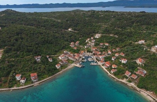 Iz Villa | : Apartment Knež with its unique island location will make your stay fullfiled