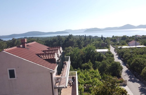 Banici Apartment | Apartment Kola - Two Bedroom Apartment with Balcony and Sea View (2)