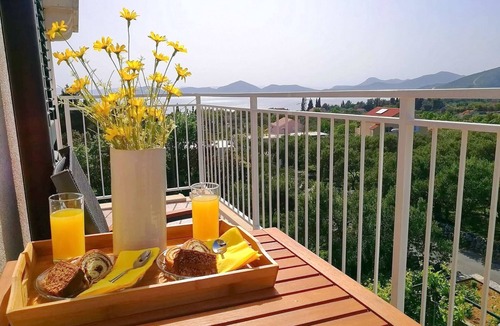 Banici Apartment | Apartment Kola - Two Bedroom Apartment with Balcony and Sea View (2)