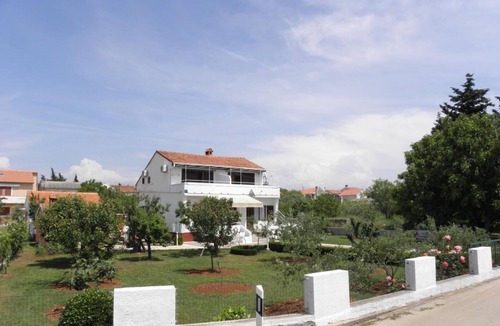 Ugljan Apartment | Apartment Kuce - 150m from the beach with parking: SA2(2) - Susica, Island Ugljan, Croatia