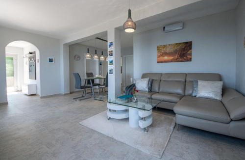 Tulisevica Apartment | Apartment La Mer-1 by Interhome