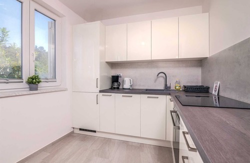 Soline Apartment | Apartment Lana near the sea