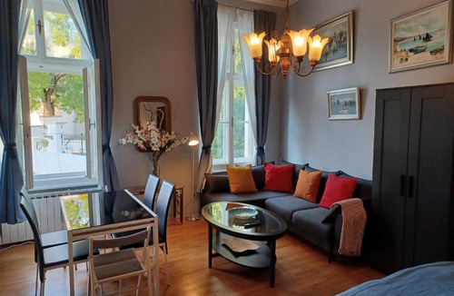 Donji Grad Apartment | Apartment Leda