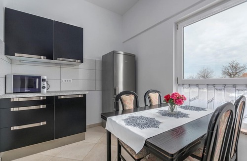 Mali Maj Apartment | Apartment Leko I with Shared Pool and Garden