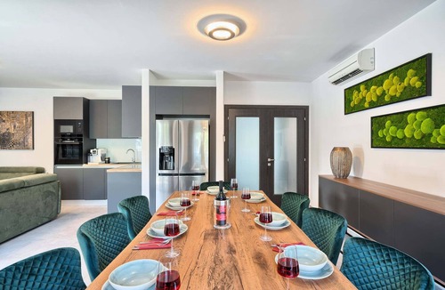 Znjan Apartment | Apartment Liberty Living with Pool II