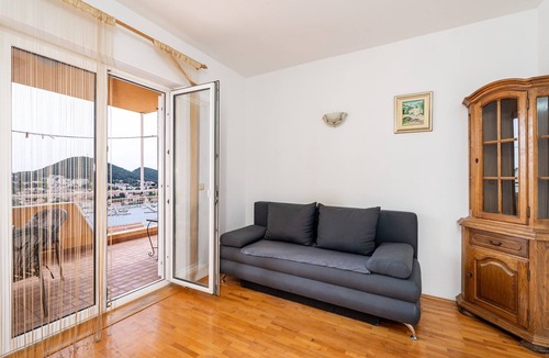 Gruz Apartment | Apartment Marisol - One Bedroom Apartment with Balcony and Sea View