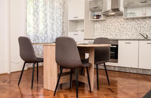 Rasa Apartment | Apartment Marta