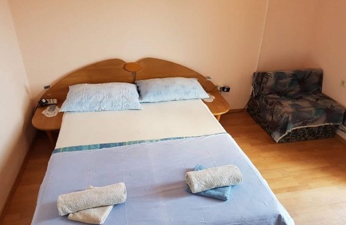 Cove Rogacic Apartment | Apartment Mato - free barbecue: A1(2) - Vis, Island Vis, Croatia