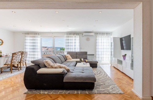 Kastel Kambelovac Apartment | Apartment Merita - Two Bedroom Apartment with Balcony