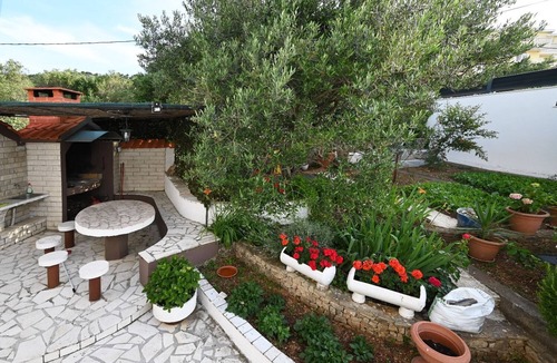 Slatine Apartment | Apartment Mihovilovic - 50 m from beach: A1(4) - Slatine, Island Ciovo, Croatia