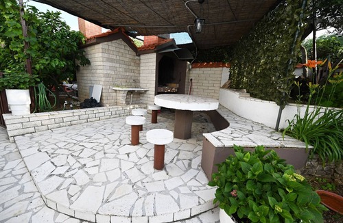 Slatine Apartment | Apartment Mihovilovic - 50 m from beach: A1(4) - Slatine, Island Ciovo, Croatia