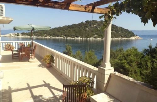 Zaklopatica Apartment | Apartment Mile - 10m from the sea A4(2+2) Arch 2 - Zaklopatica, Island Lastovo, Croatia