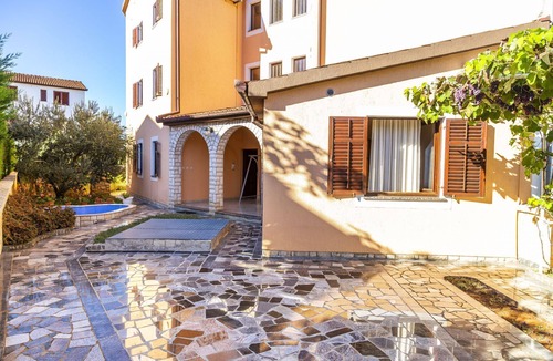 Valbandon Apartment | Apartment Mir - 50m from the sea A2(2+1) - Fazana, Istria, Croatia