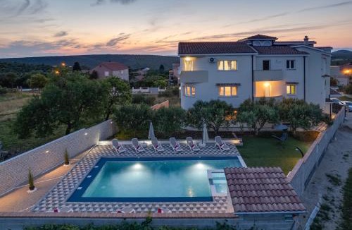 Donje Rastane Apartment | Apartment Miruna s bazenom i jakuzijem