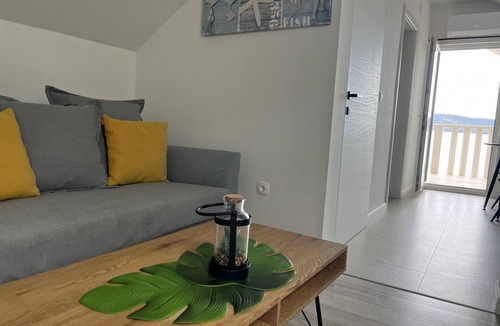 Kastel Sucurac House | Apartment mit Terrasse am Meer