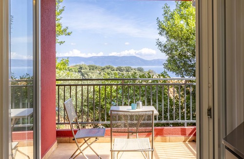 Drenje Apartment | Apartment mit Wunderschönem Meerblick nur 5 Minuten vom Strand Entfernt