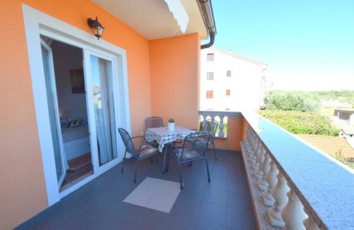 Porat Apartment | Apartment Mladenka 2 with Balcony