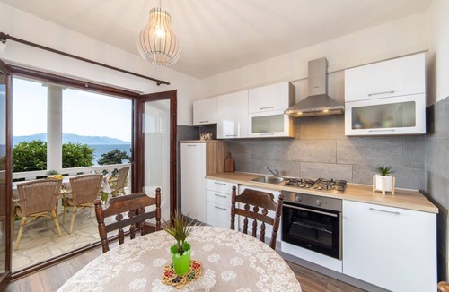 Brist Apartment | Apartment More - 60m from the sea: A2 Mateo(4+1) - Brist, Riviera Makarska, Croatia