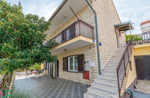 Mastrinka Apartment | Apartment Moric (57351-A1) - Arbanija (Ciovo)
