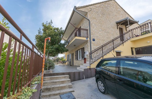Mastrinka Apartment | Apartment Moric (57351-A1) - Arbanija (Ciovo)
