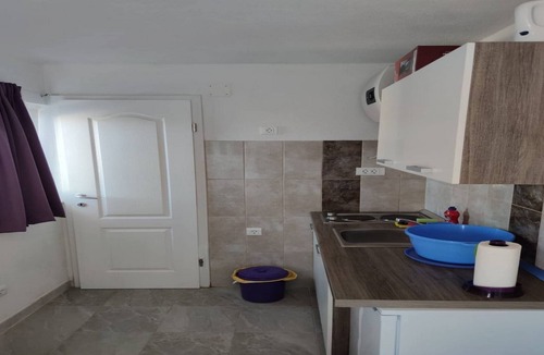 Dvornica Apartment | Apartment near beautiful Zatoglav Beach