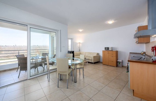 Monterol Apartment | Apartment near the sea