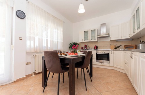 Bilice Apartment | Apartment Neda with Jacuzzi (120692-A1) - Bilice