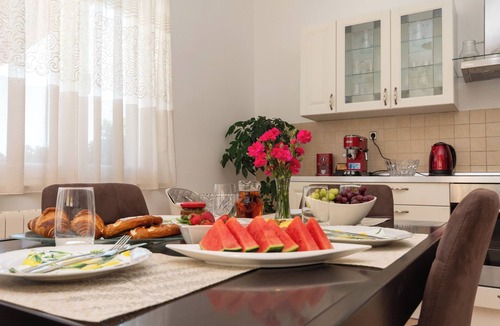 Bilice Apartment | Apartment Neda with Jacuzzi (120692-A1) - Bilice