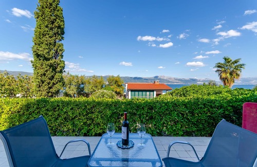 Slatine Apartment | Apartment Neven (39891-A1) - Slatine (Ciovo)