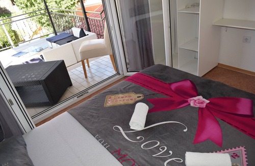 Okrug Gornji Apartment | Apartment Nikola IV. near beach