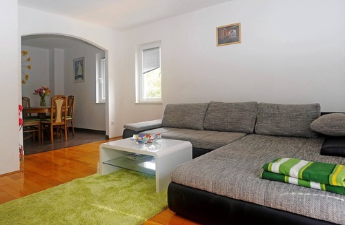 Zrnovnica Apartment | Apartment no. 5 with swimming pool
