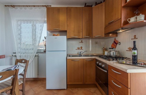 Lovrecica Apartment | Apartment Orzan with Balcony and Sea View III