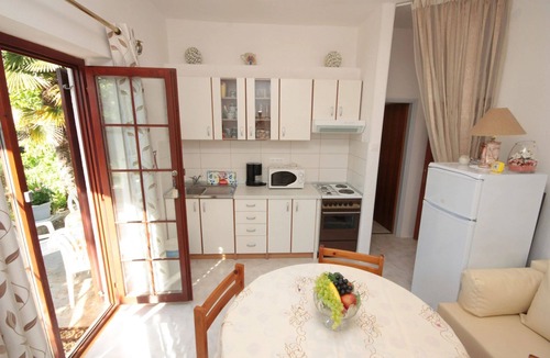 Vrvari Apartment | Apartment Palmira (97129-A1) - Varvari