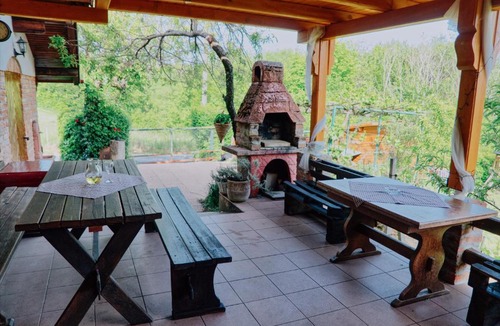 Samobor Apartment | Apartment Pri Braceku - Odmor u prirodi - Nature Retreat & Relaxation