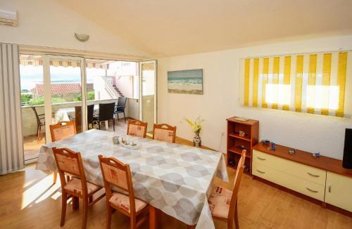 Sveti Filip i Jakov Apartment | Apartment Pusa by Interhome