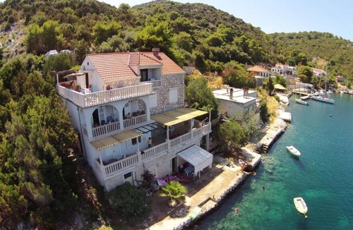 Zaklopatica Apartment | Apartment Riva - Two Bedroom Apartment with Sea View (1)