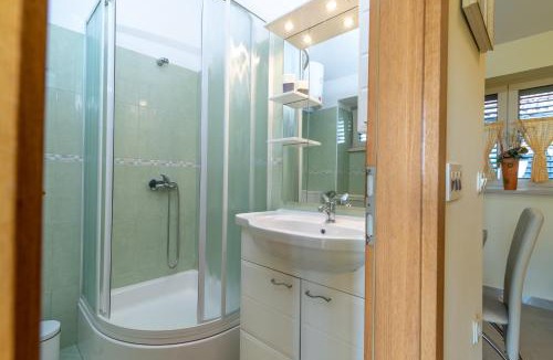 Ljubitovica Apartment | Apartment Roko Trogir-Ljubitovica