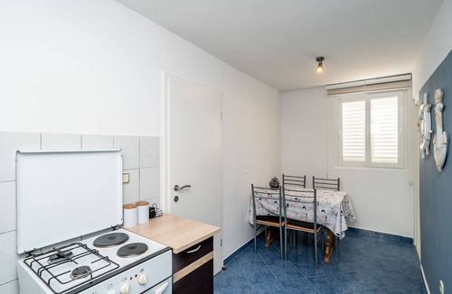 Gruz House | Apartment & Rooms Alan-Double Room with Shared Bathroom 1