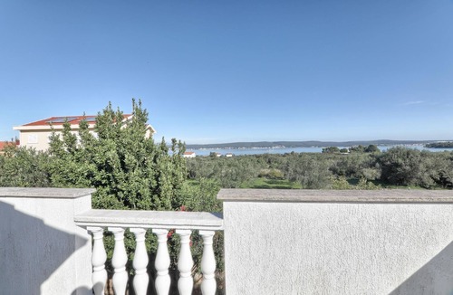Nevidane Apartment | Apartment Rosa