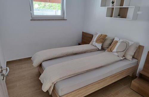 Marezige Apartment | Apartment Rose