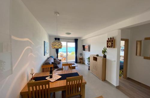 Vis Apartment | Apartment Sandra (2+2) with a breathtaking view 2