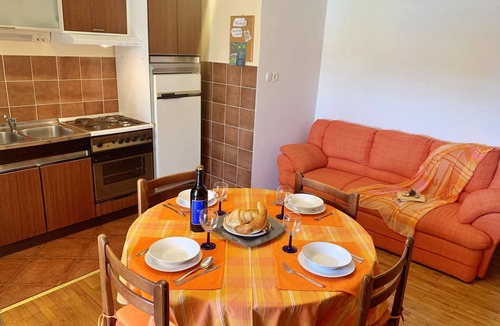 Cizici Apartment | Apartment Santic - sea view, 450 m from sea, balcony, washing machine, pet-friendly