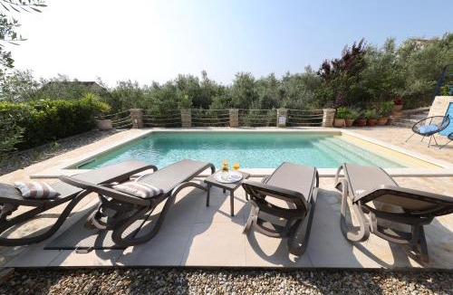 Poljana Apartment | Apartment Serenity with Private Pool Near the Beach